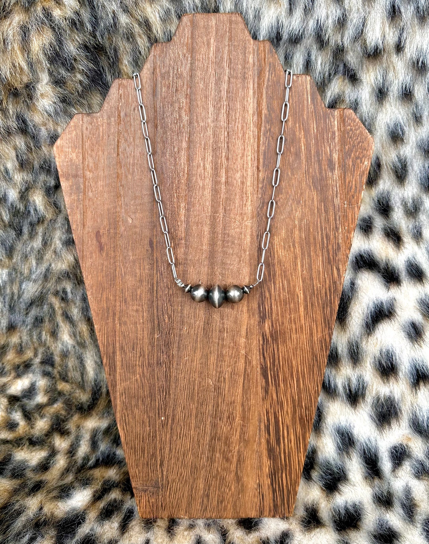 Graduated Pearl Bar Necklace